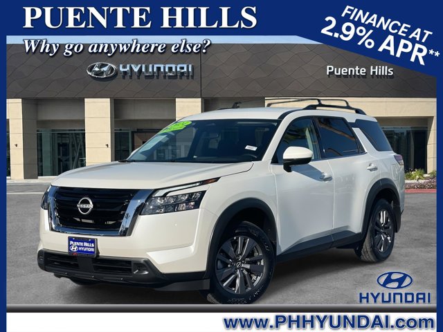 2024 Nissan Pathfinder SV